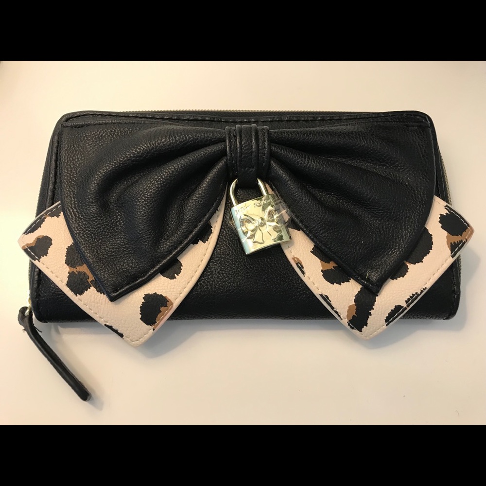 Betsey Johnson clutch. Bow and leopard details.